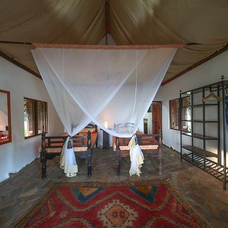 Kinasi Lodge Utende Dış mekan fotoğraf