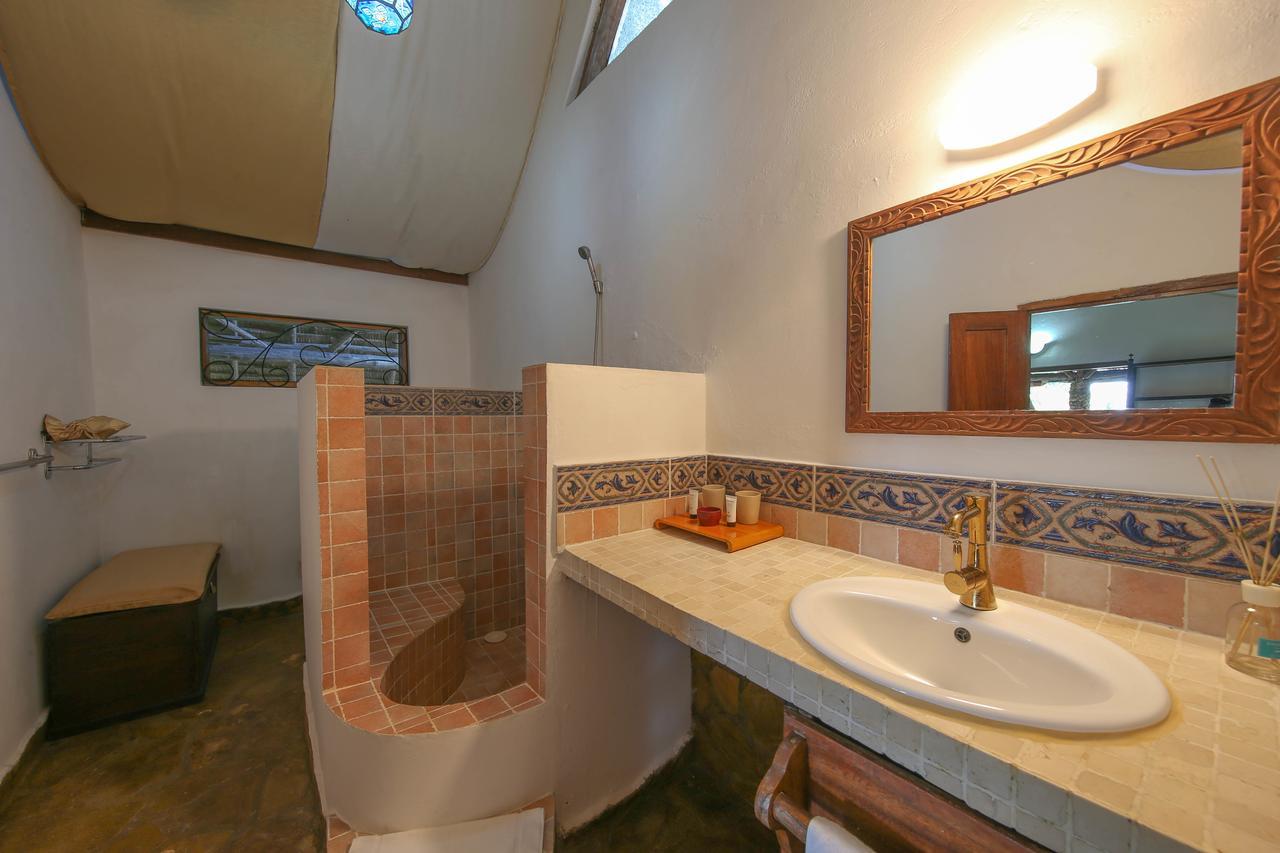 Kinasi Lodge Utende Dış mekan fotoğraf